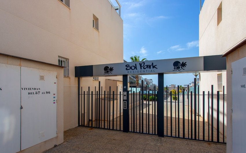 Herverkoop - Herenhuis -
Torrevieja - Aguas Nuevas