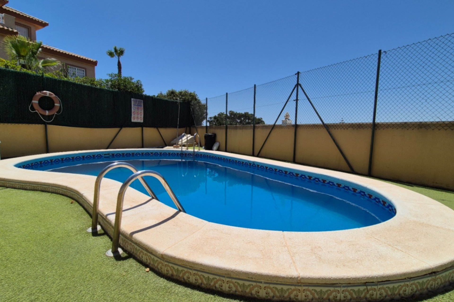 Herverkoop - Herenhuis -
Torrevieja - Costa Blanca Sur