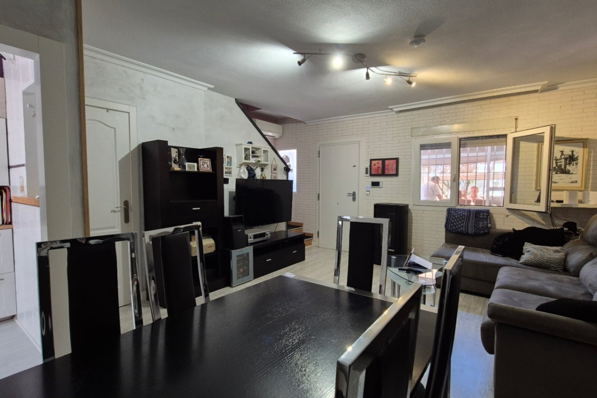 Herverkoop - Herenhuis -
Torrevieja - Costa Blanca