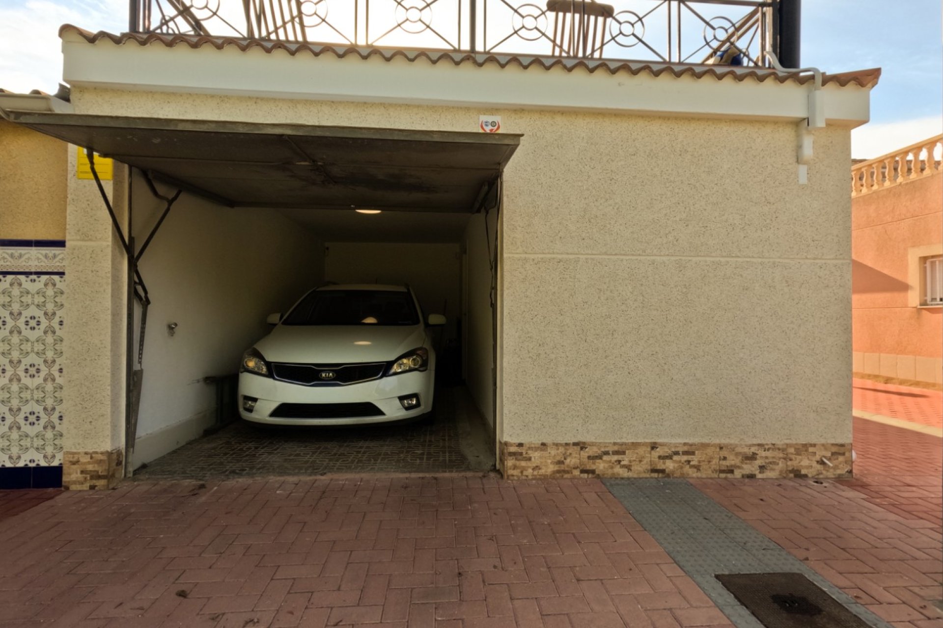 Herverkoop - Herenhuis -
Torrevieja - El Acequión - Los Náufragos