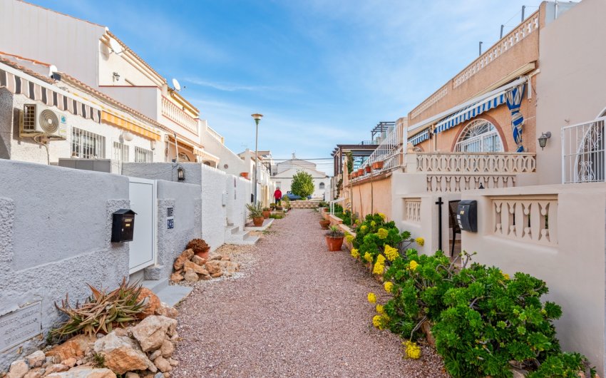 Herverkoop - Herenhuis -
Torrevieja - El Chaparral