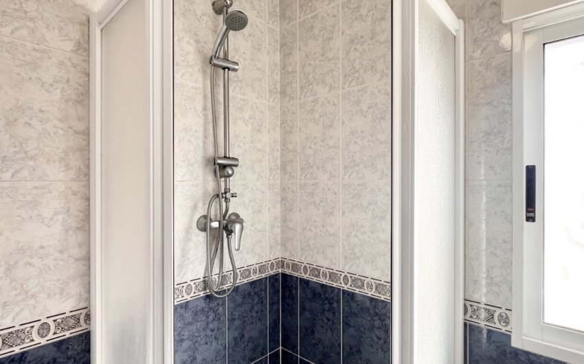 Herverkoop - Herenhuis -
Torrevieja - La Siesta - El Salado -  Torreta