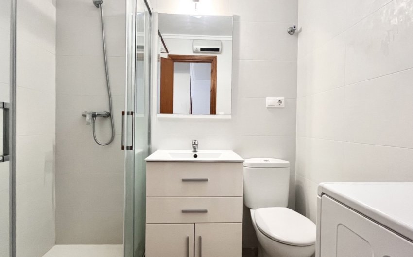 Herverkoop - Herenhuis -
Torrevieja - La Siesta - El Salado -  Torreta