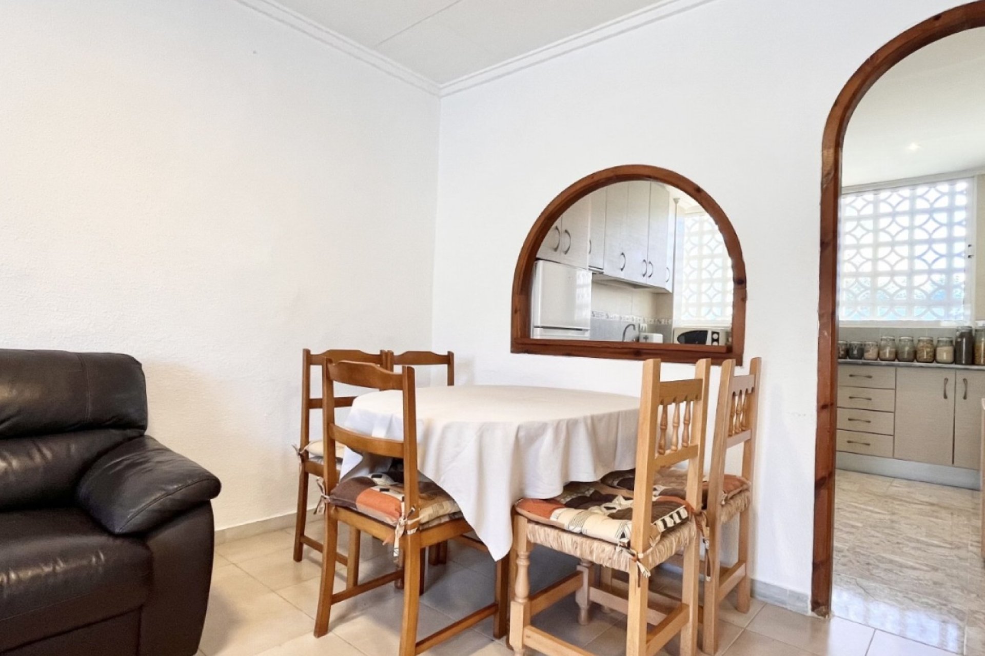 Herverkoop - Herenhuis -
Torrevieja - La Siesta - El Salado -  Torreta