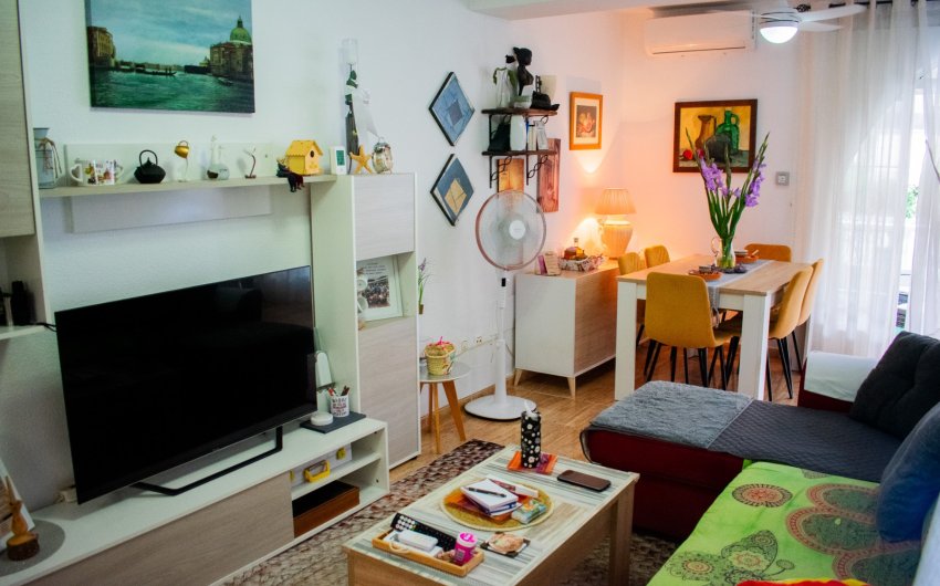 Herverkoop - Herenhuis -
Torrevieja - La Siesta