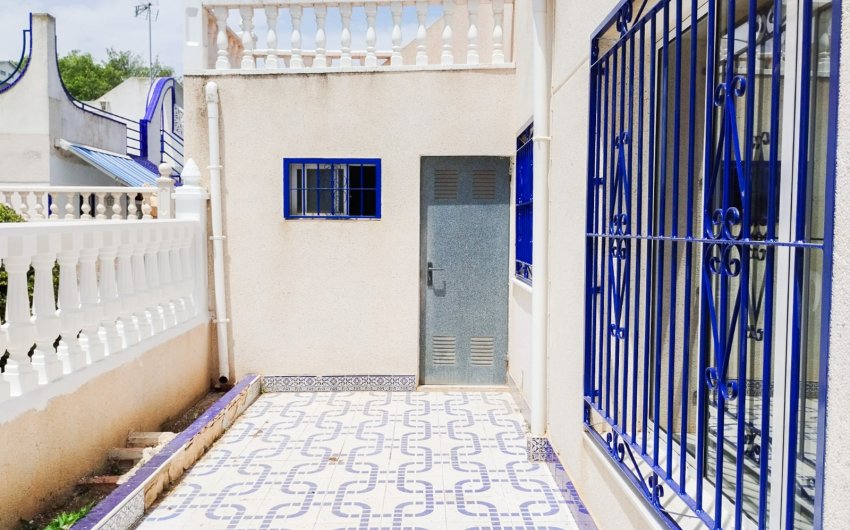 Herverkoop - Herenhuis -
Torrevieja - La Siesta