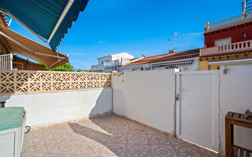 Herverkoop - Herenhuis -
Torrevieja - La Siesta