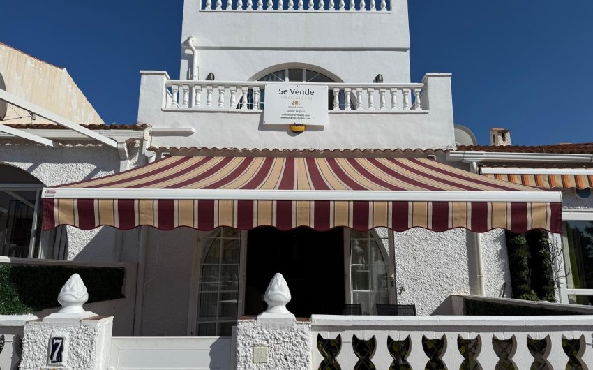 Herverkoop - Herenhuis -
Torrevieja - La Siesta