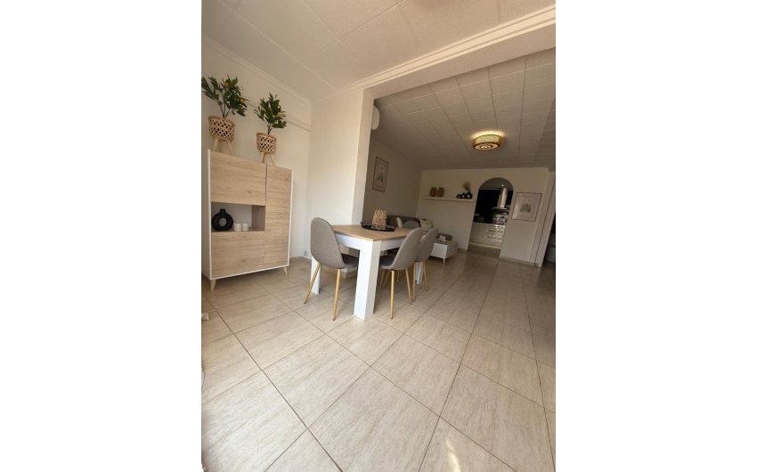 Herverkoop - Herenhuis -
Torrevieja - La Siesta