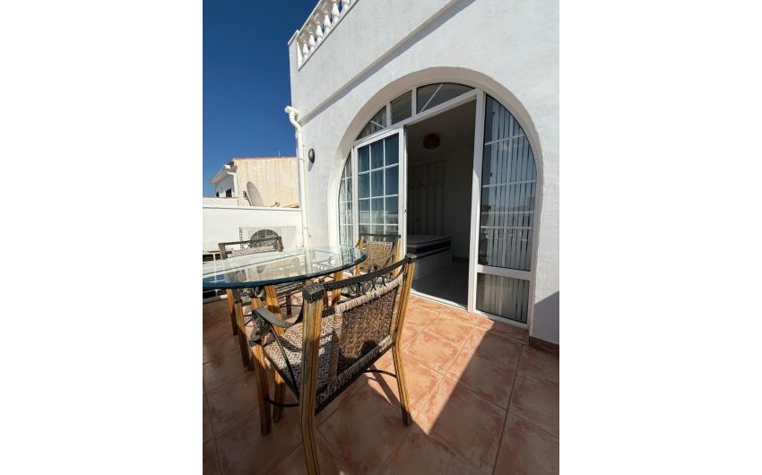 Herverkoop - Herenhuis -
Torrevieja - La Siesta