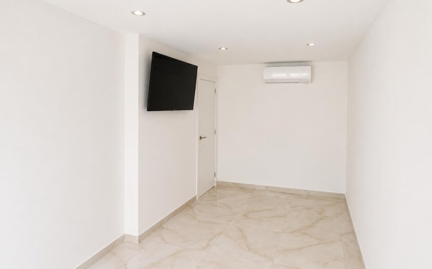 Herverkoop - Herenhuis -
Torrevieja - Los Balcones