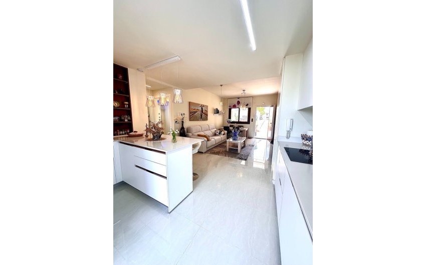 Herverkoop - Herenhuis -
Torrevieja - Los Balcones