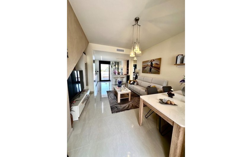 Herverkoop - Herenhuis -
Torrevieja - Los Balcones