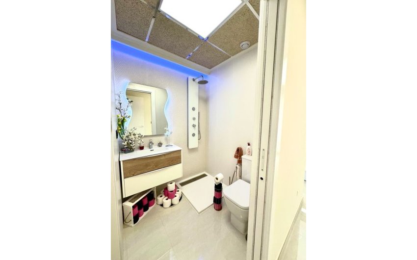 Herverkoop - Herenhuis -
Torrevieja - Los Balcones