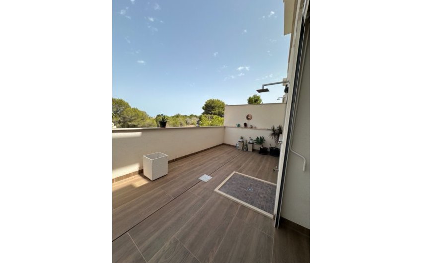 Herverkoop - Herenhuis -
Torrevieja - Los Balcones