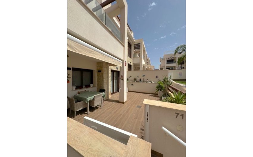 Herverkoop - Herenhuis -
Torrevieja - Los Balcones