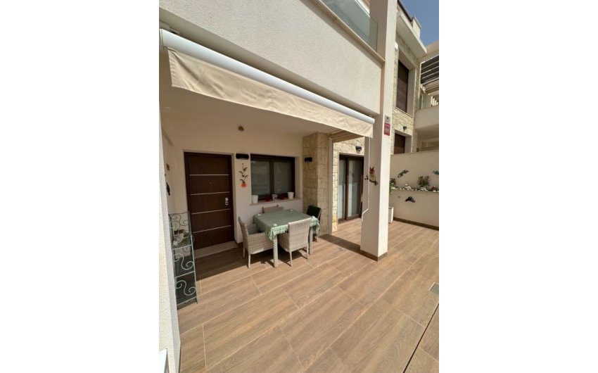Herverkoop - Herenhuis -
Torrevieja - Los Balcones