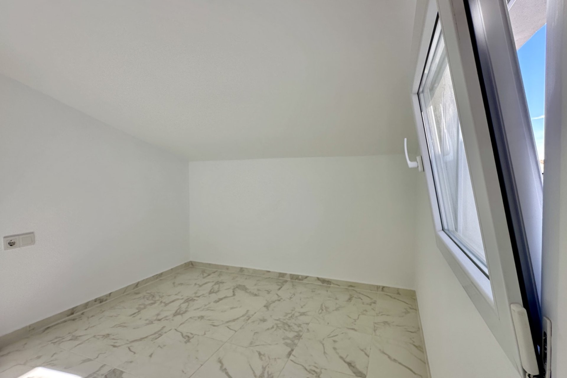 Herverkoop - Herenhuis -
Torrevieja - Los Balcones