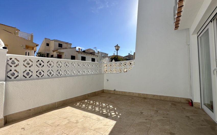 Herverkoop - Herenhuis -
Torrevieja - Los Balcones