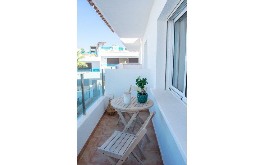 Herverkoop - Herenhuis -
Torrevieja - Los Balcones