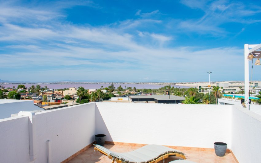 Herverkoop - Herenhuis -
Torrevieja - Los Balcones