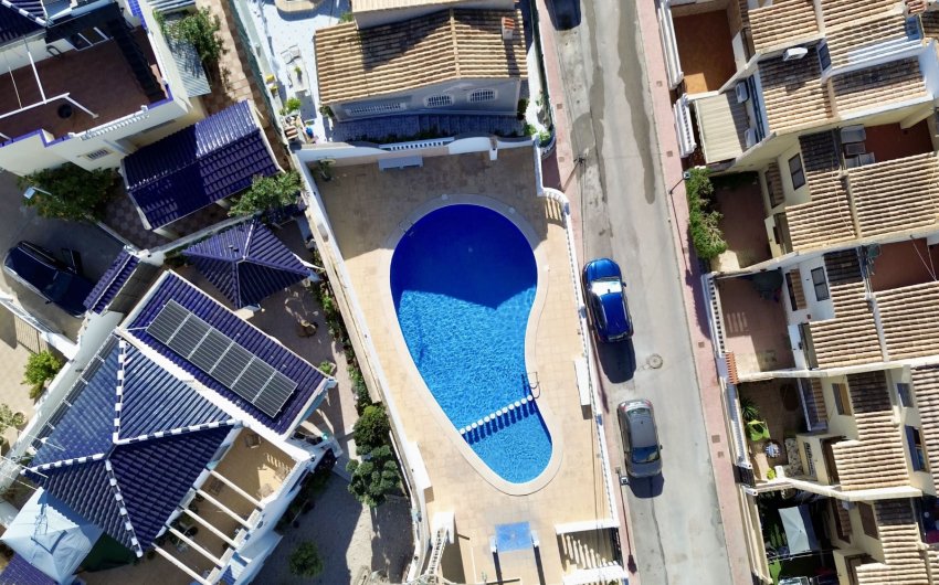 Herverkoop - Herenhuis -
Torrevieja - Los Balcones