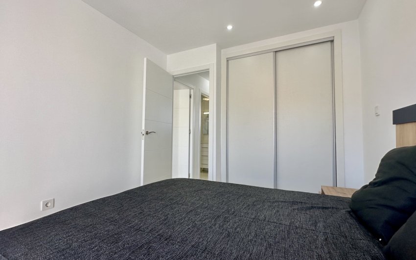 Herverkoop - Herenhuis -
Torrevieja - Los Balcones