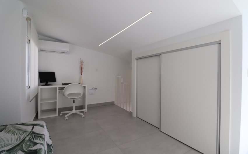 Herverkoop - Herenhuis -
Torrevieja - San Luis