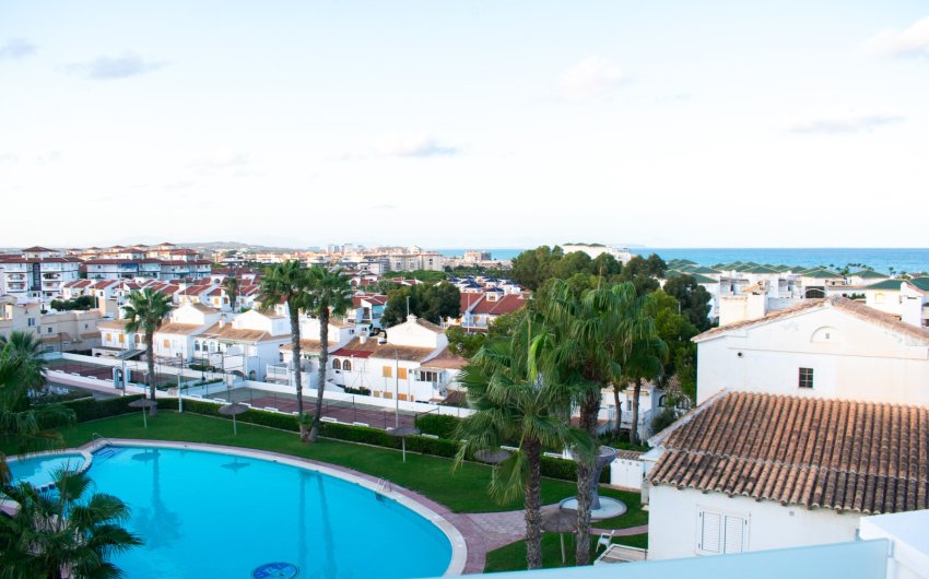 Herverkoop - Herenhuis -
Torrevieja - Torreblanca