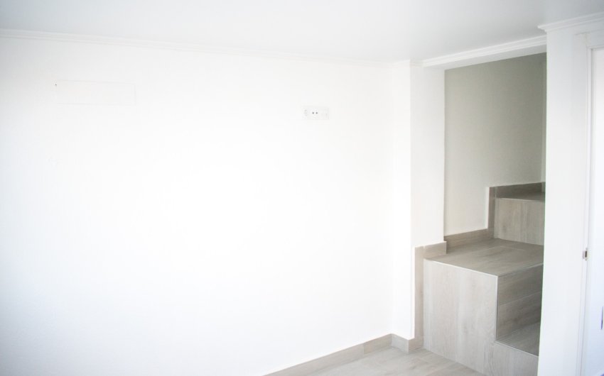 Herverkoop - Herenhuis -
Torrevieja - Torreblanca