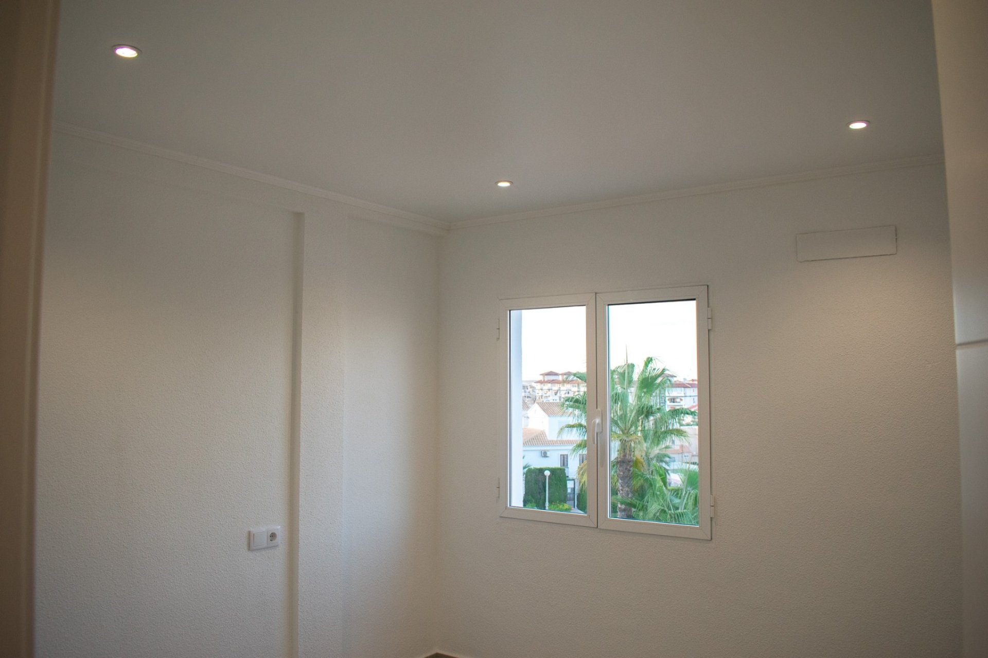 Herverkoop - Herenhuis -
Torrevieja - Torreblanca