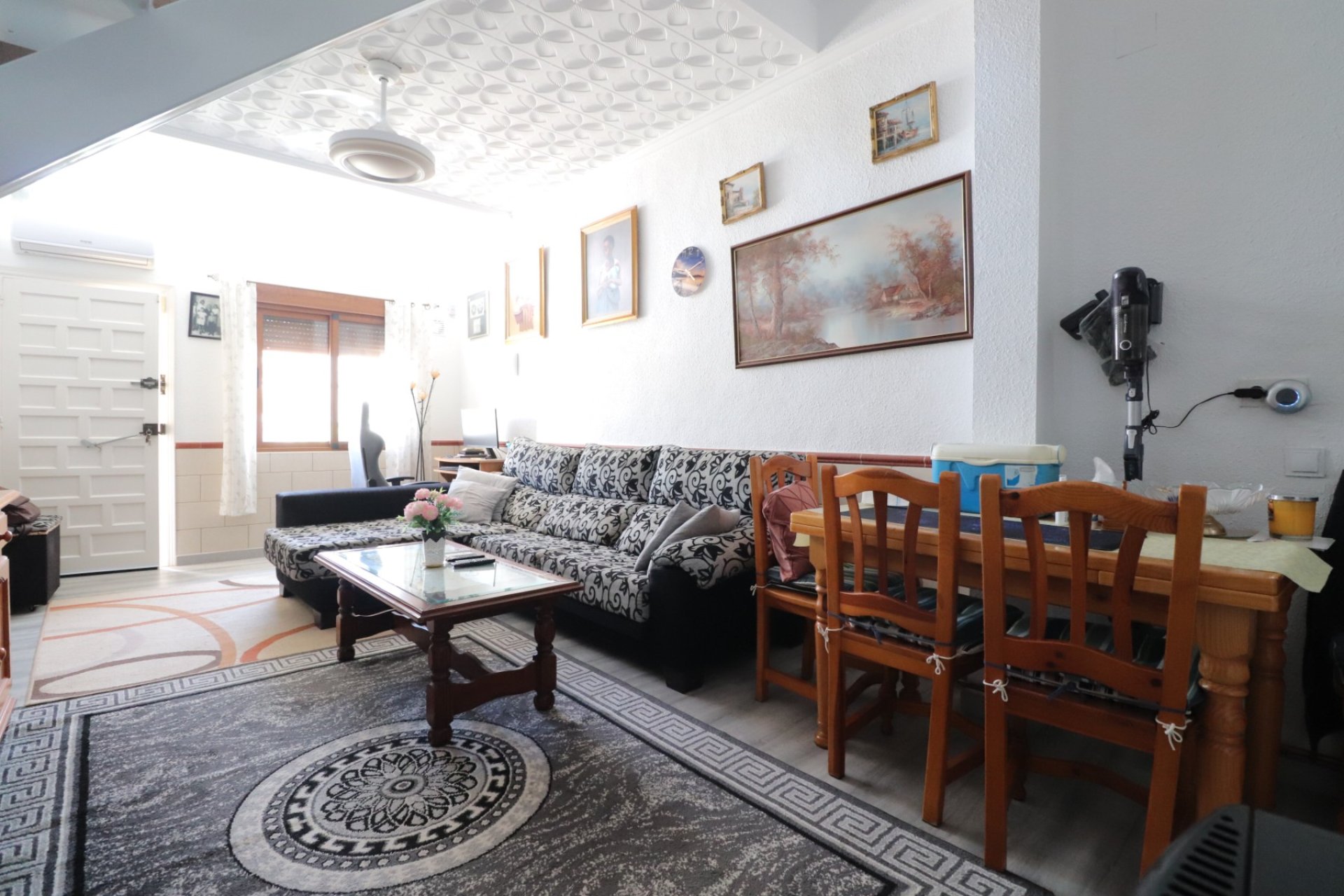 Herverkoop - Herenhuis -
Torrevieja - Torretas