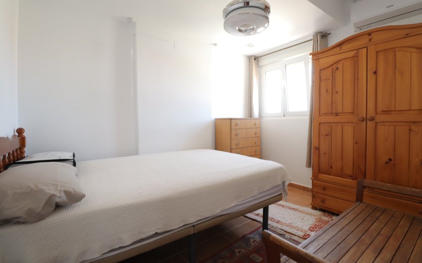 Herverkoop - Herenhuis -
Torrevieja - Torretas