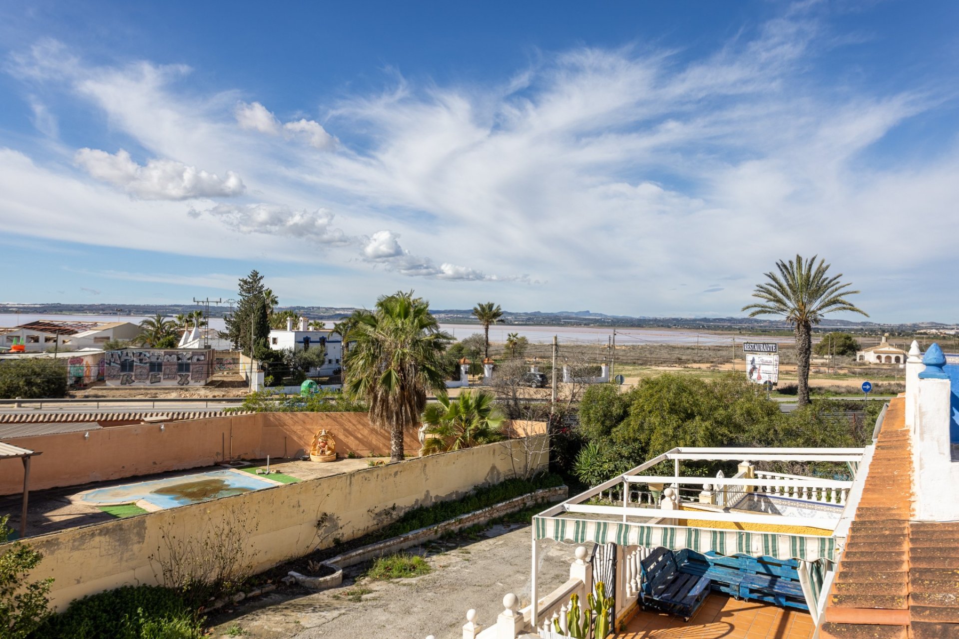 Herverkoop - Herenhuis -
Torrevieja - Urbanización San Luis