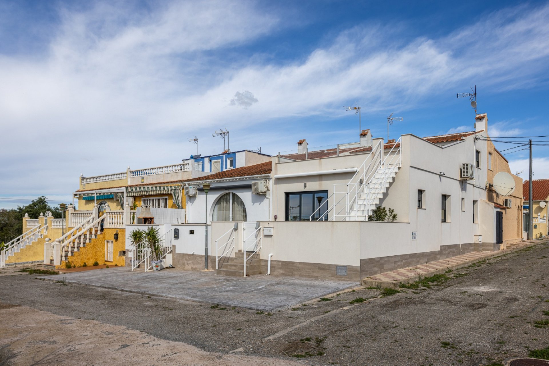 Herverkoop - Herenhuis -
Torrevieja - Urbanización San Luis