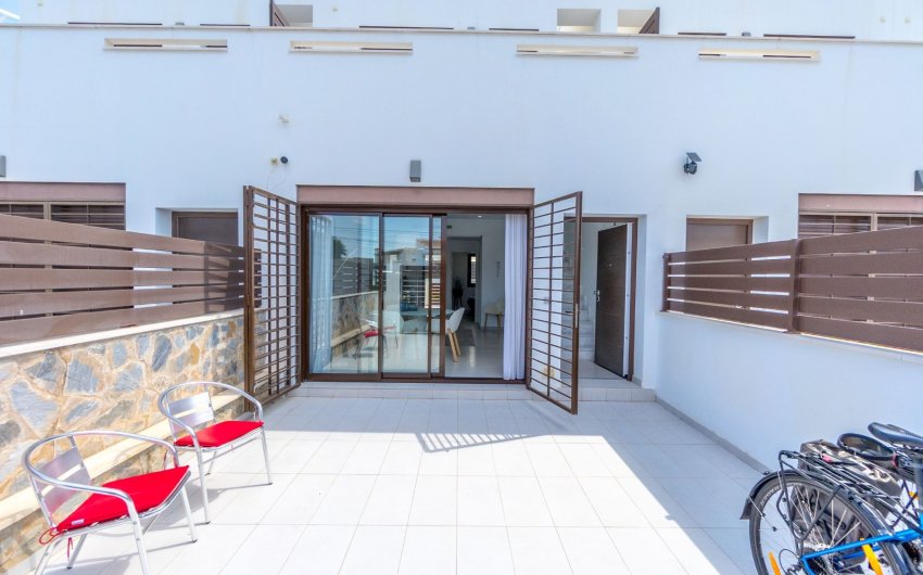 Herverkoop - Herenhuis -
Torrevieja