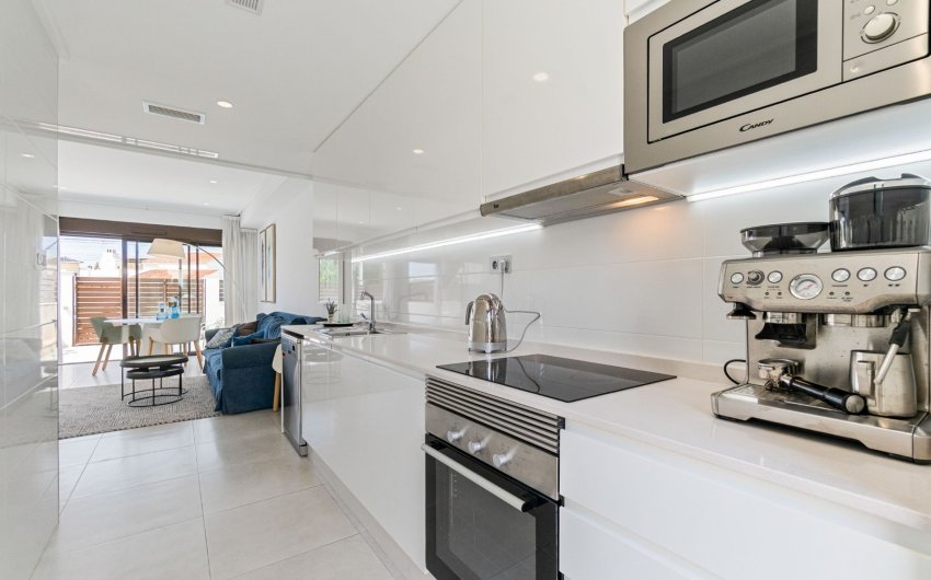 Herverkoop - Herenhuis -
Torrevieja