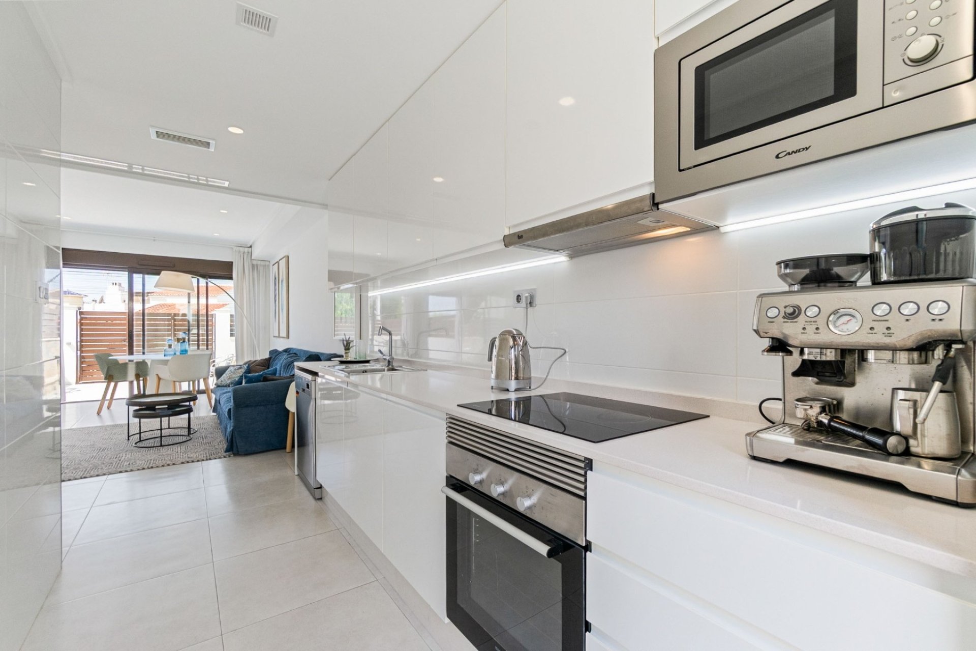 Herverkoop - Herenhuis -
Torrevieja