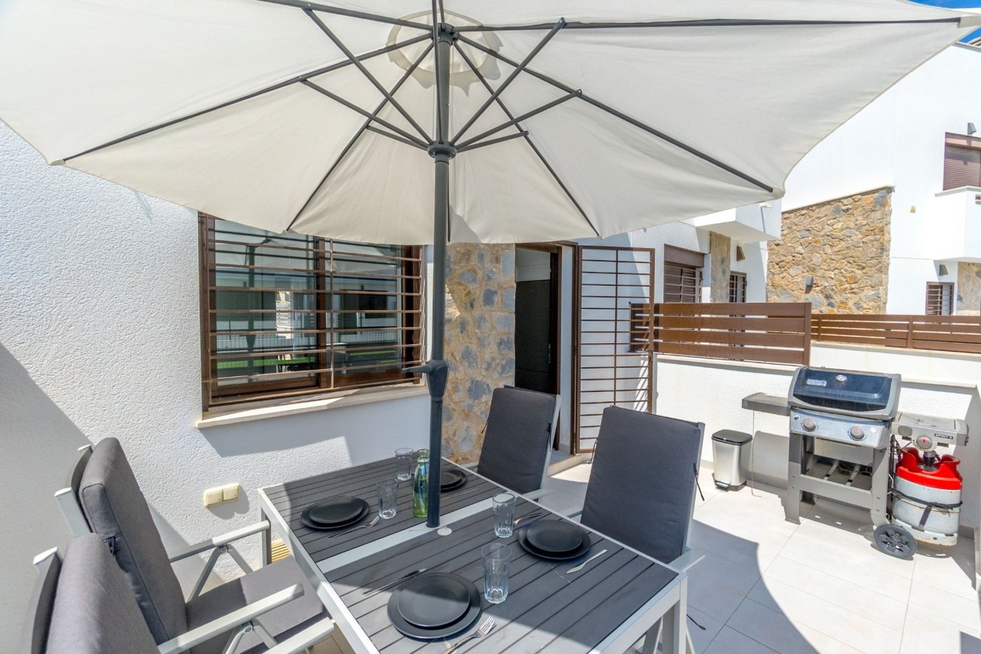 Herverkoop - Herenhuis -
Torrevieja