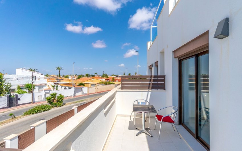 Herverkoop - Herenhuis -
Torrevieja