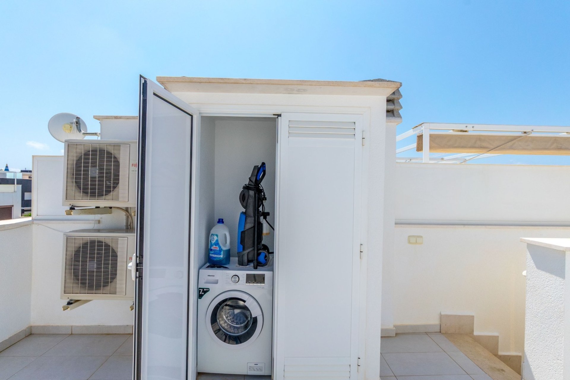 Herverkoop - Herenhuis -
Torrevieja