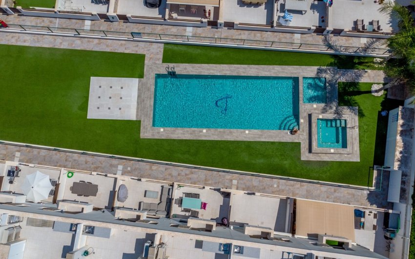 Herverkoop - Herenhuis -
Torrevieja