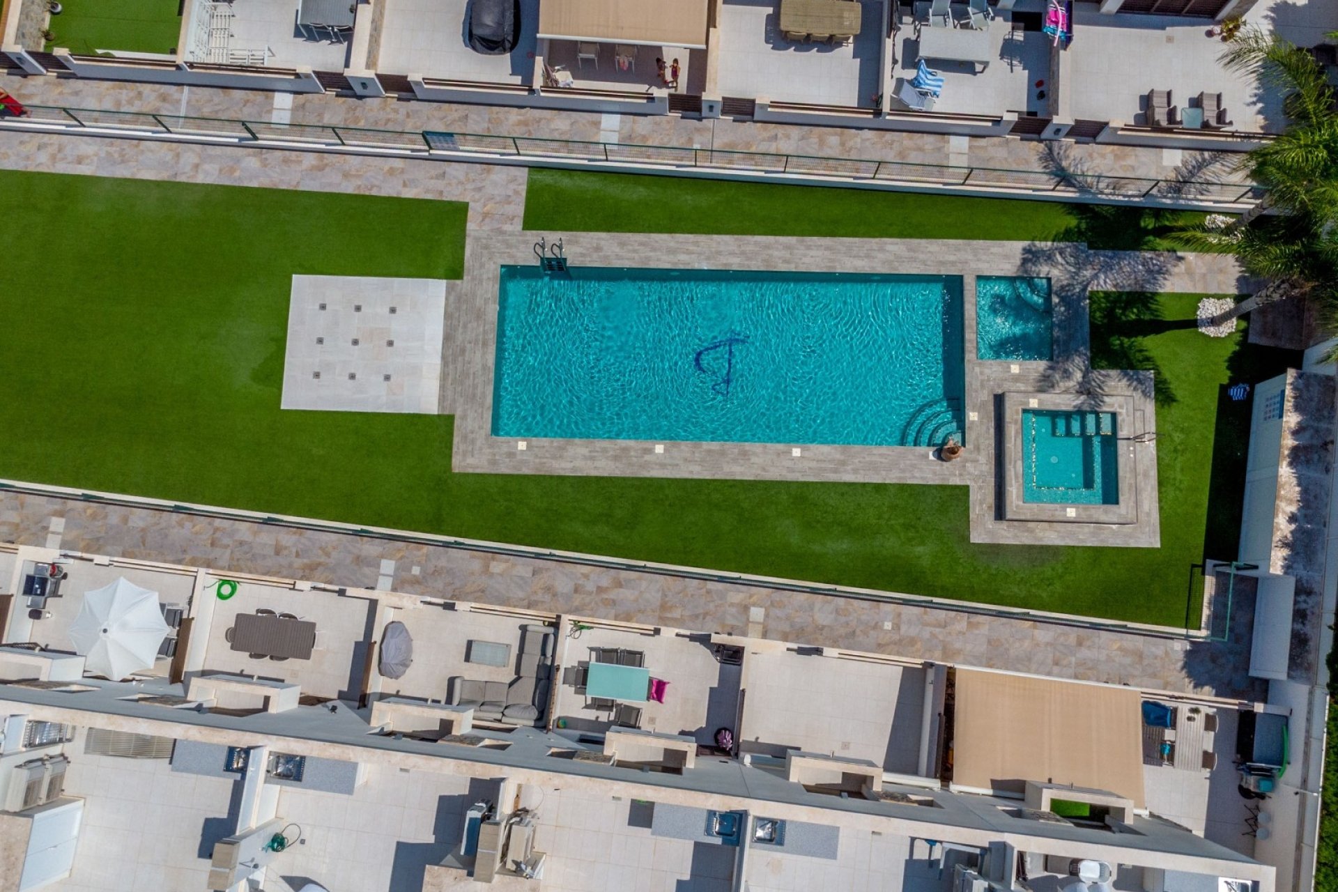 Herverkoop - Herenhuis -
Torrevieja