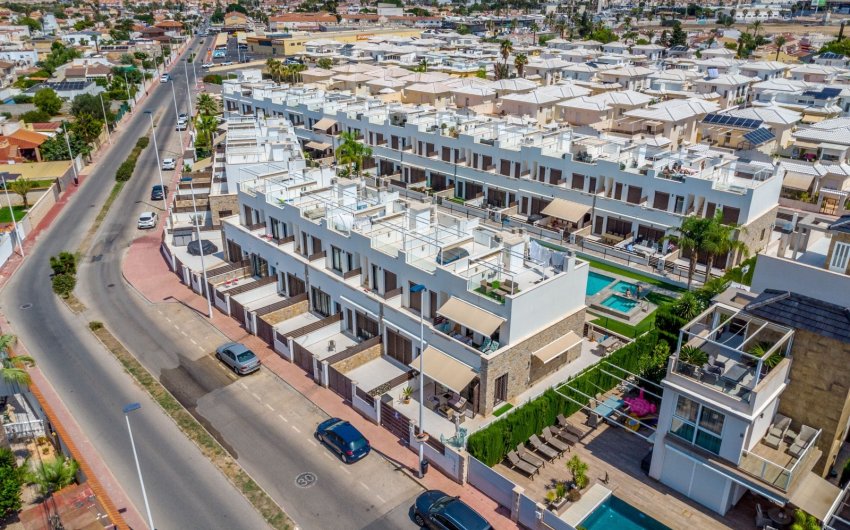 Herverkoop - Herenhuis -
Torrevieja