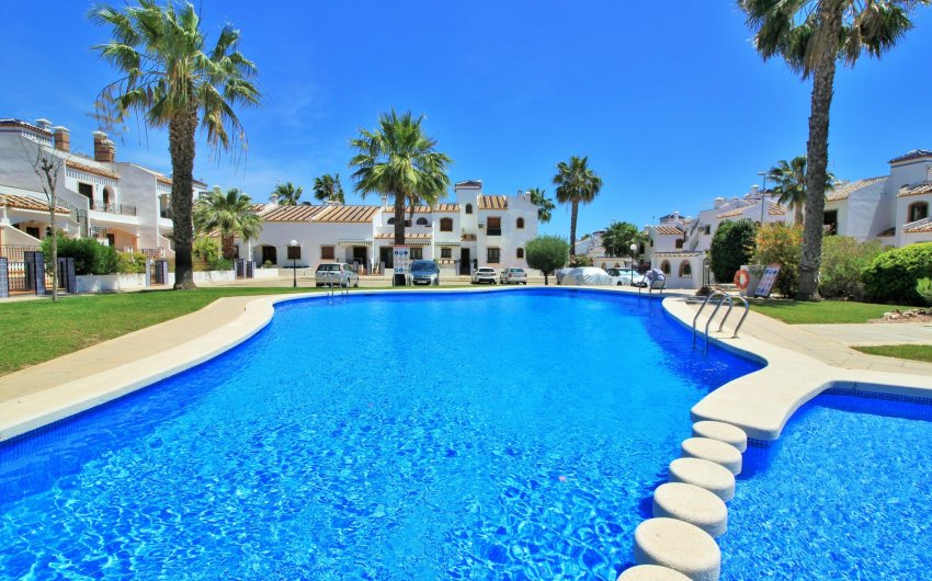 Herverkoop - Herenhuis -
Villamartín - PAU 8