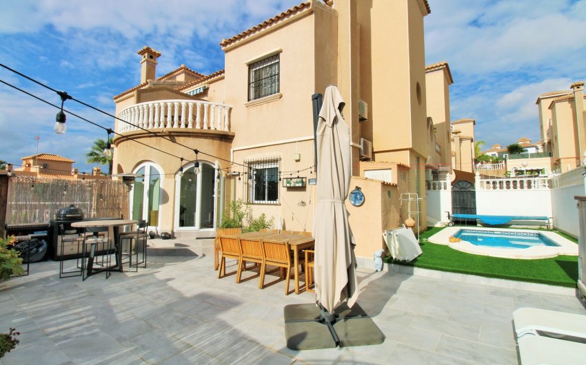 Herverkoop - Herenhuis -
Villamartín