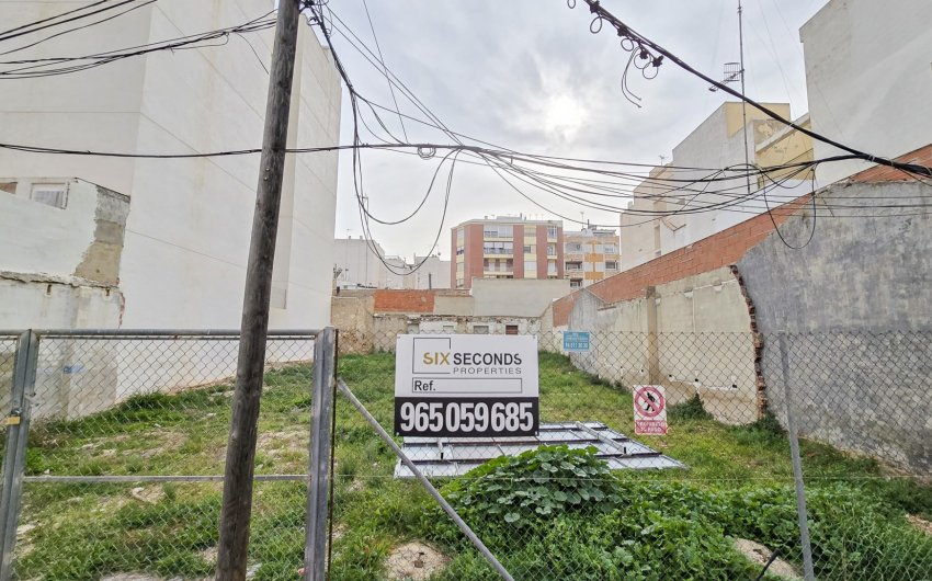 Herverkoop - Land -
Guardamar del Segura