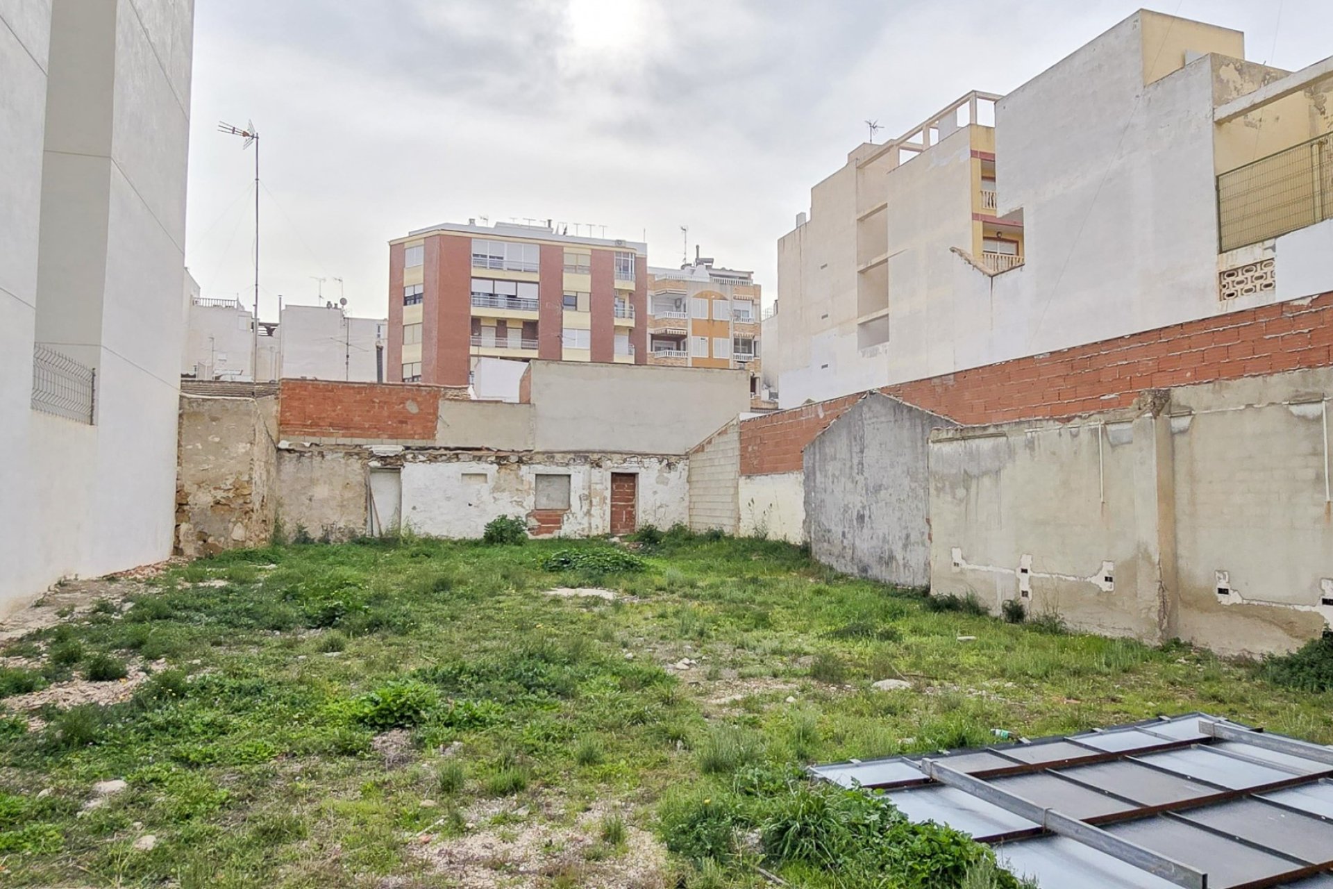 Herverkoop - Land -
Guardamar del Segura