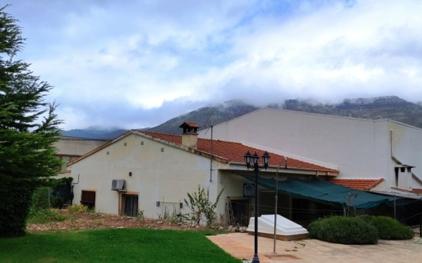 Herverkoop - Land -
Lorca