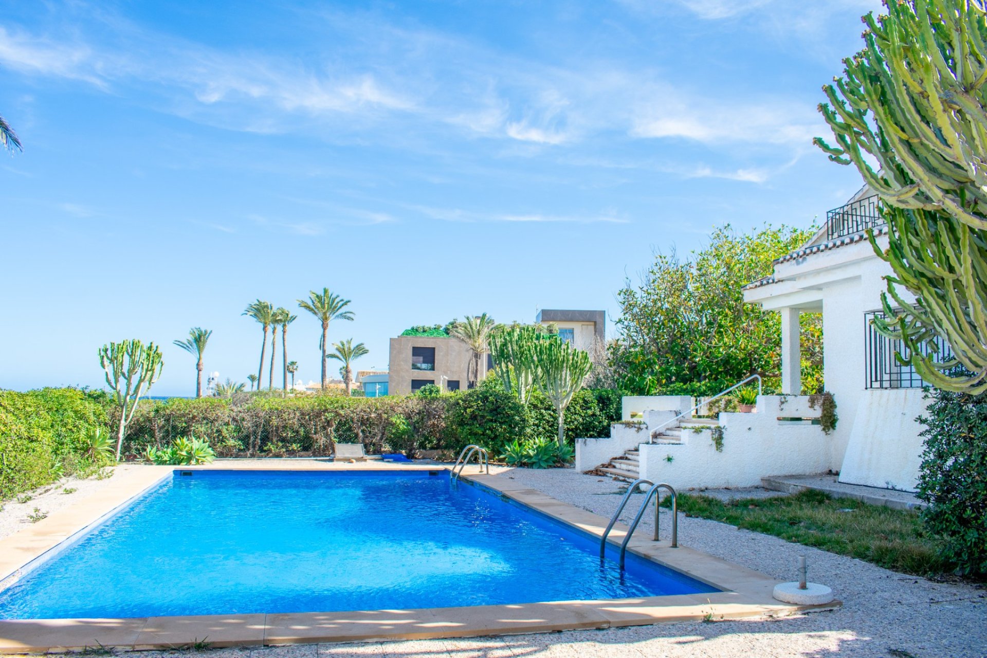 Herverkoop - Land -
Orihuela Costa - Cabo Roig